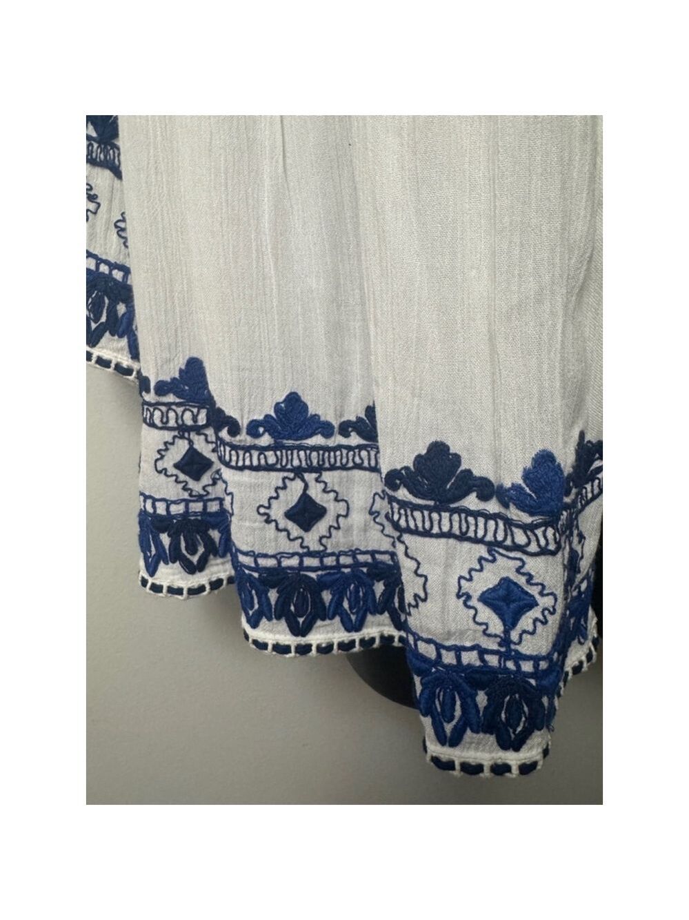 NEW Zara Trafaluc Embroidered Smocked Cardigan Size Medium White and Blue Flawed - Picture 8 of 16